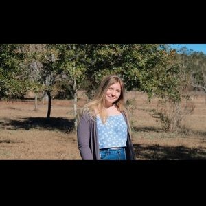 Meet your Posher, Emilee